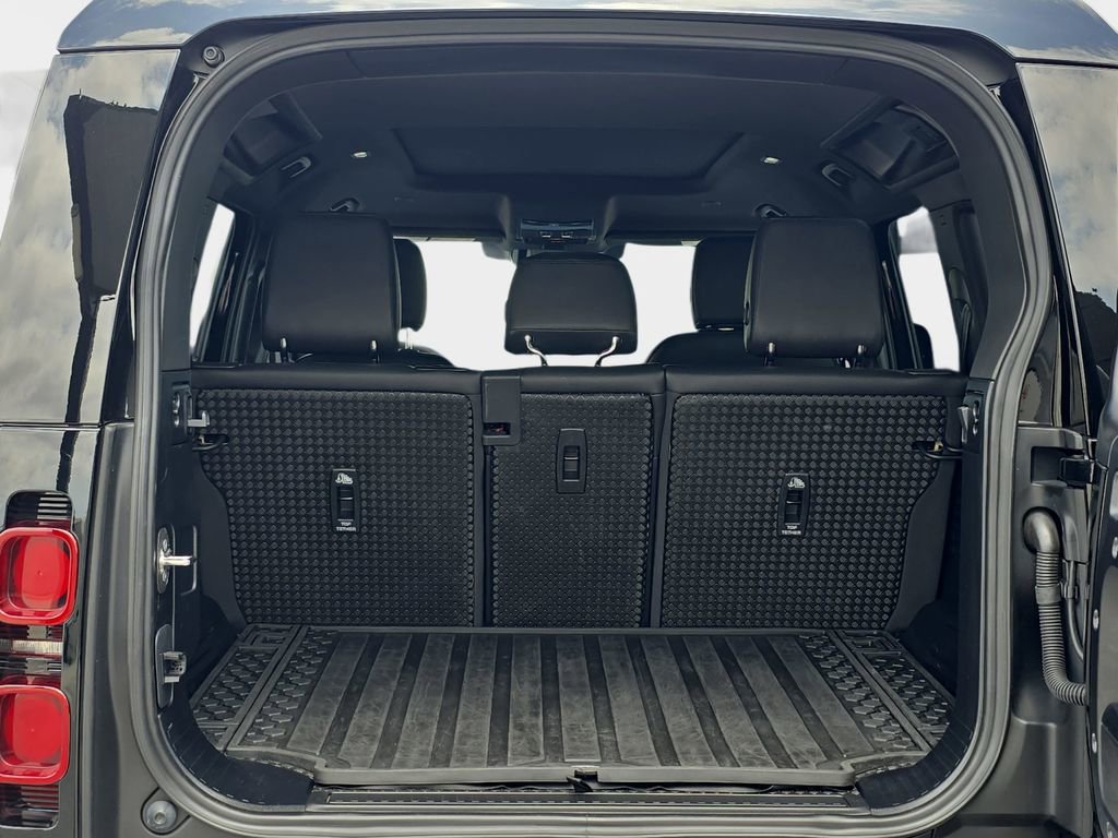 Certified 2024 Land Rover Defender 110 S AWD/4WD image 12