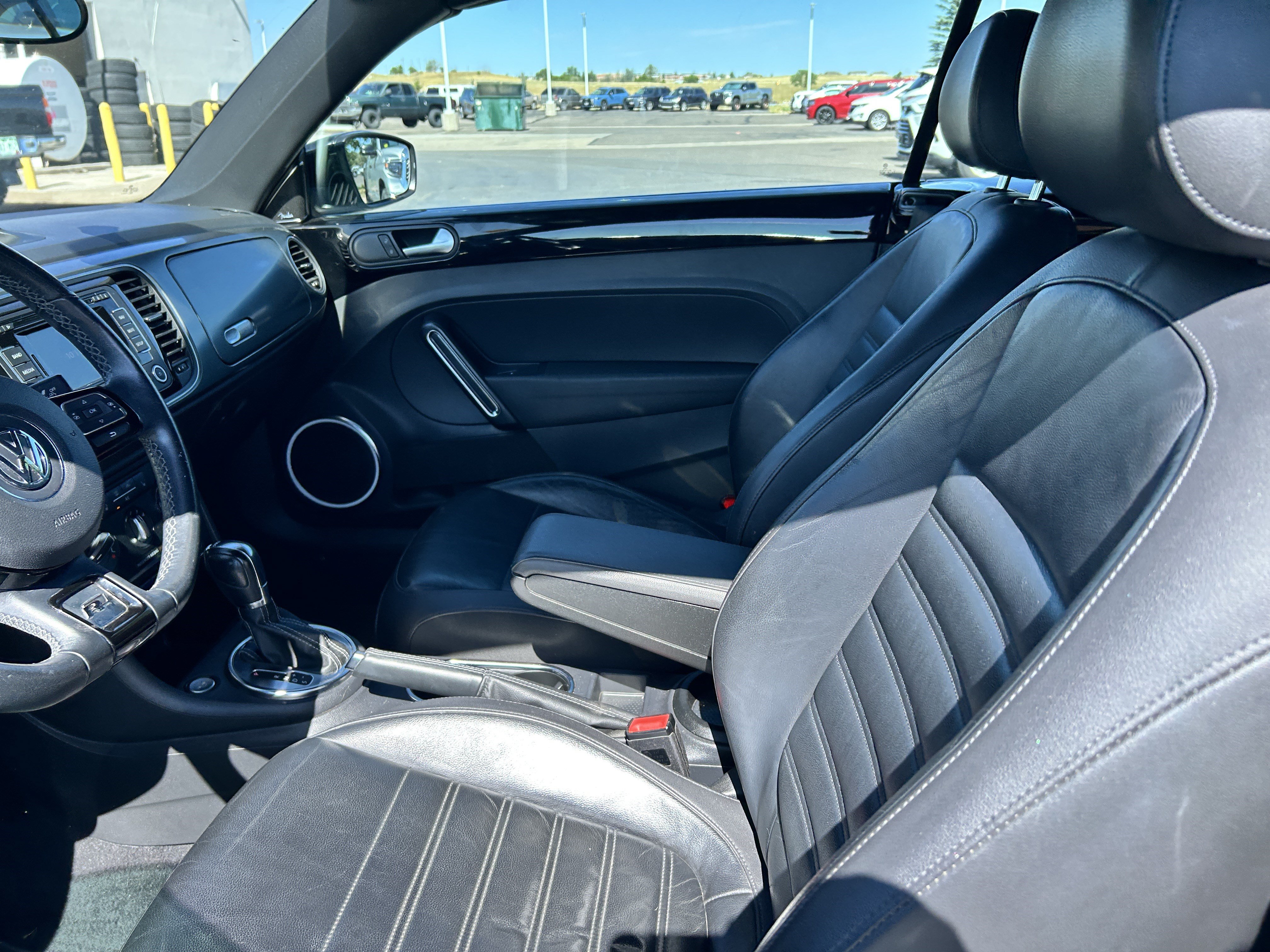 Used 2014 Volkswagen Beetle R-Line FWD image 9