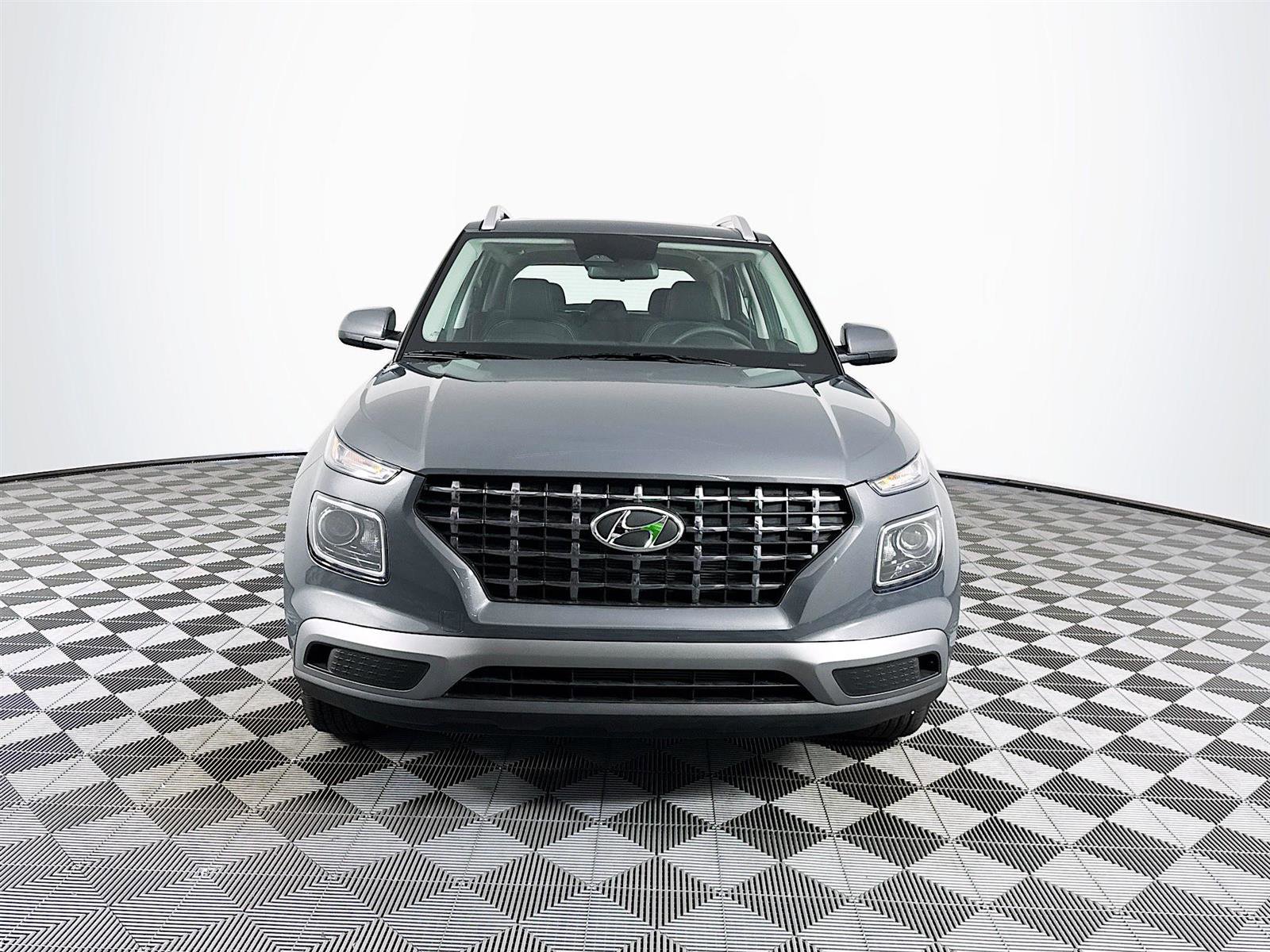 New 2025 Hyundai Venue SEL image 2