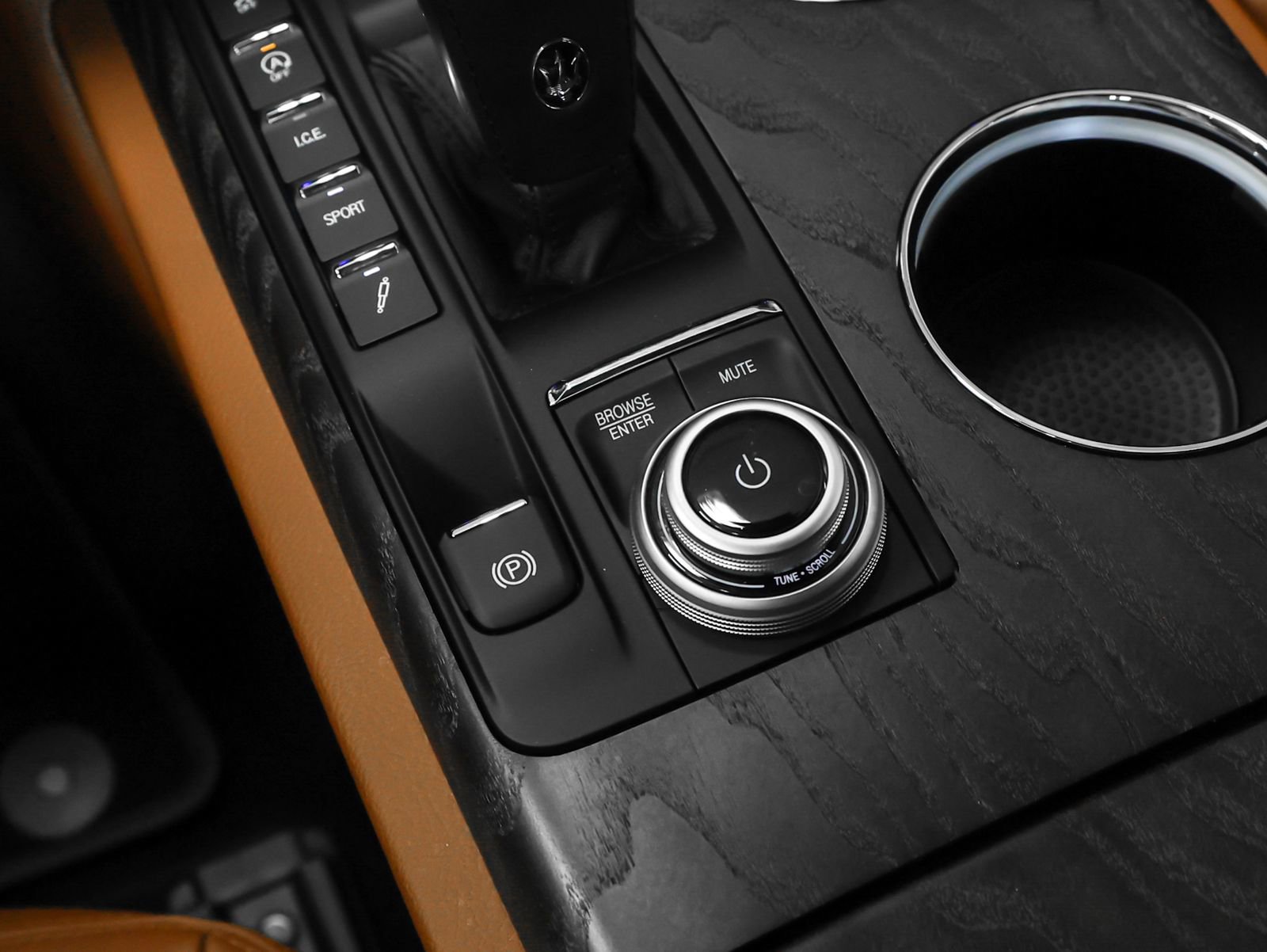 Used 2023 Maserati Quattroporte Modena RWD image 43