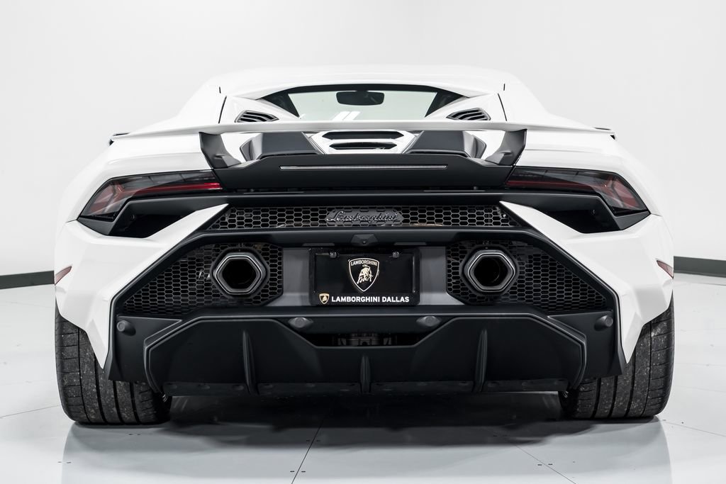 Used 2024 Lamborghini Huracan Tecnica RWD image 4