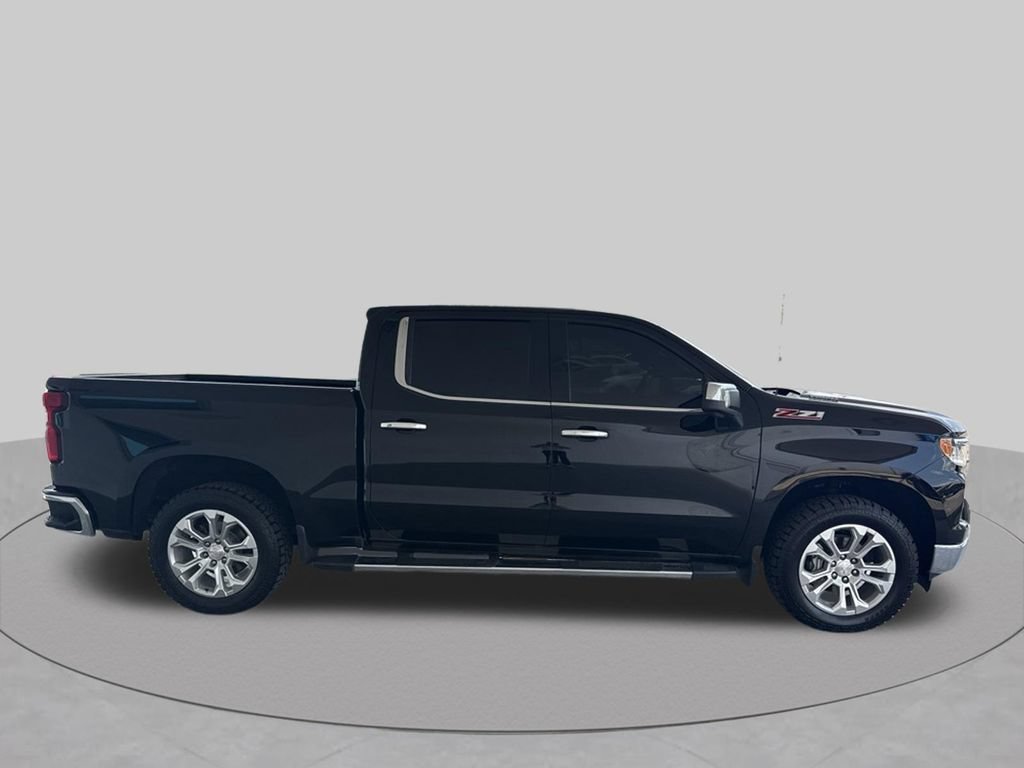 Used 2024 Chevrolet Silverado 1500 LTZ w/ Z71 Off-Road Package AWD/4WD image 7