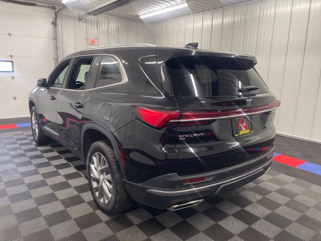 Used 2025 Buick Enclave Preferred AWD/4WD image 6