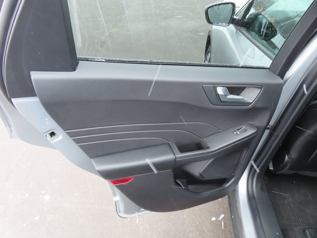 Used 2022 Ford Escape SEL image 30