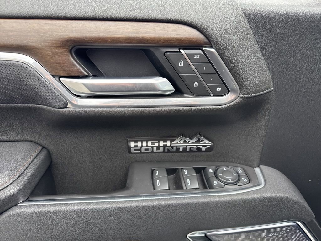 Used 2025 Chevrolet Silverado 1500 High Country image 9