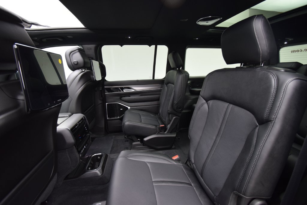 New 2026 Jeep Grand Wagoneer Limited AWD/4WD image 39