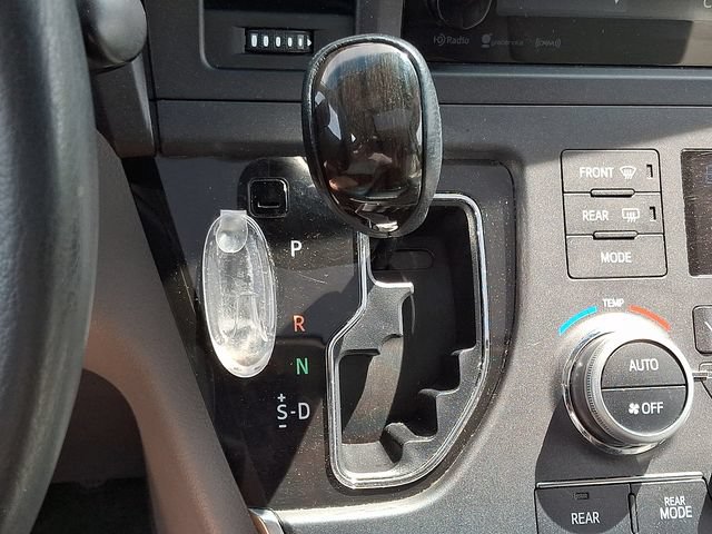Used 2017 Toyota Sienna XLE AWD/4WD image 16