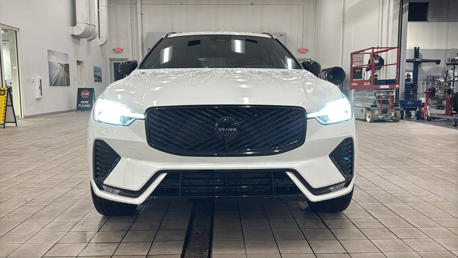 New 2026 Volvo XC60 B5 Ultra w/ Protection Package Premier AWD/4WD image 10