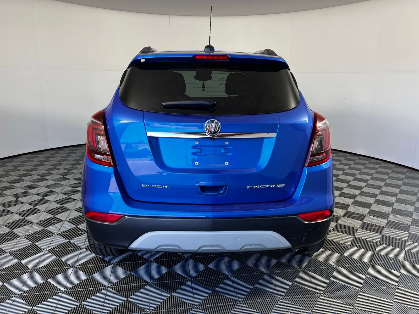 Used 2018 Buick Encore Essence FWD image 6