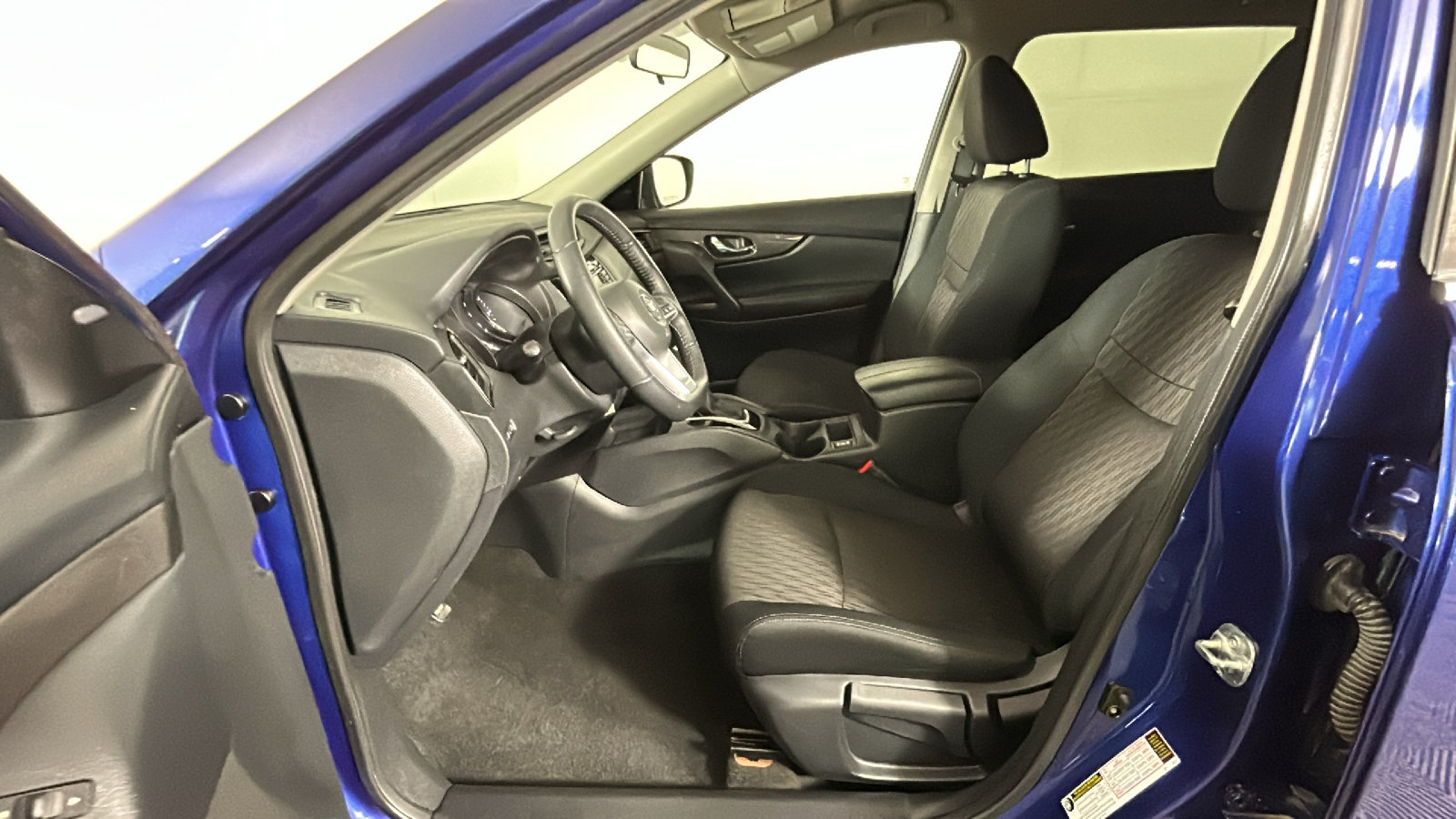 Used 2019 Nissan Rogue S FWD image 11