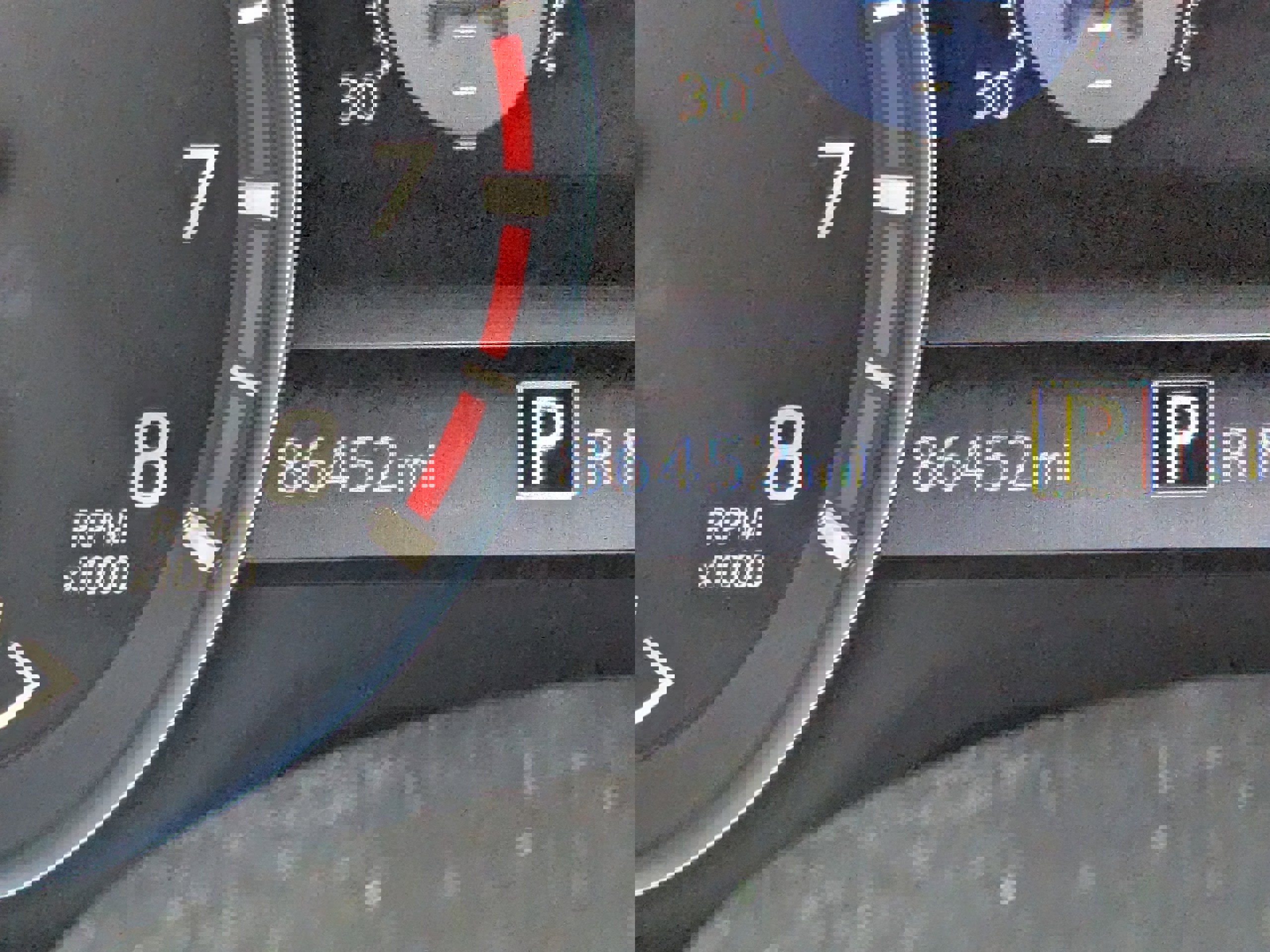 Used 2020 Nissan Titan SV w/ SV Convenience Package image 2