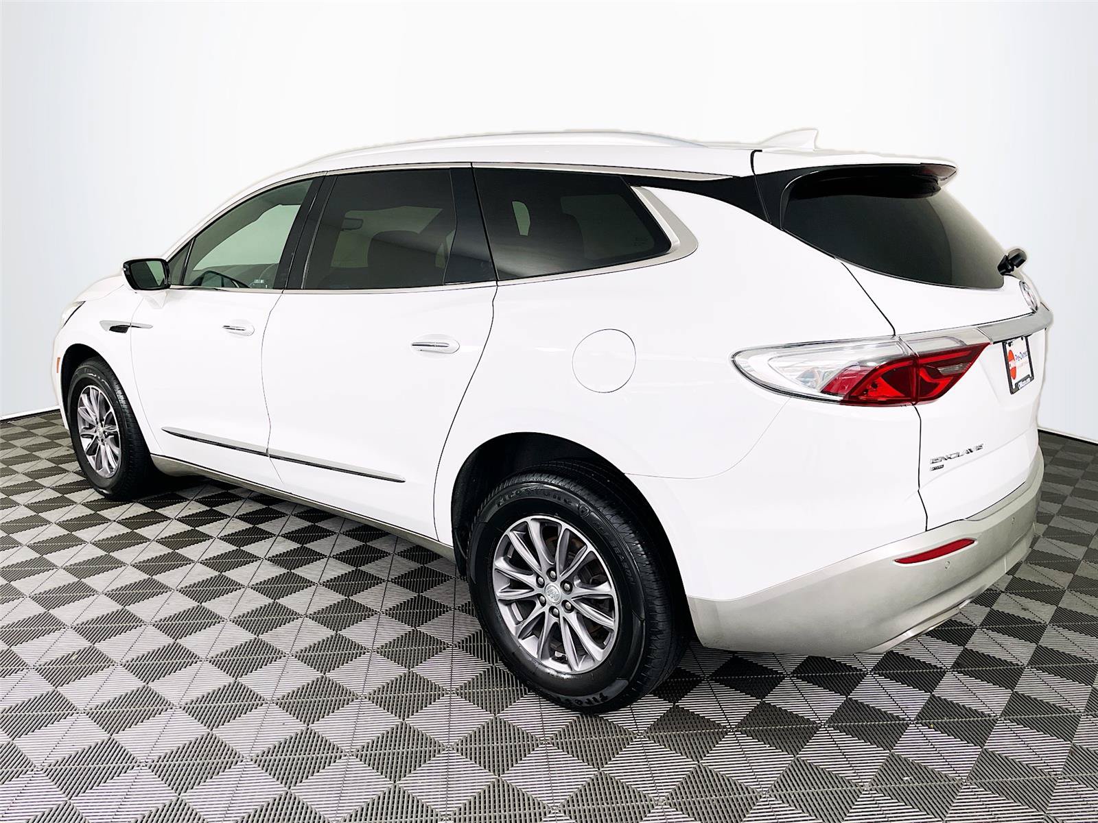 Used 2022 Buick Enclave Premium AWD/4WD image 6