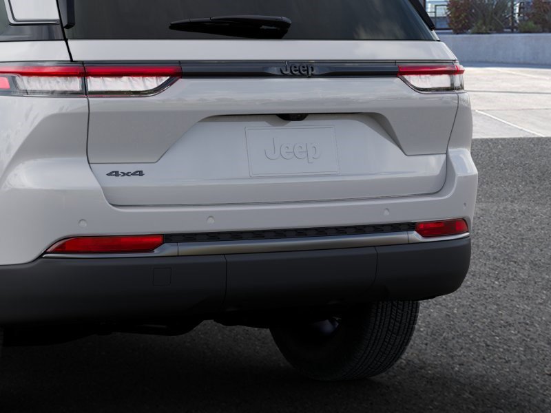 New 2026 Jeep Grand Cherokee Altitude image 13