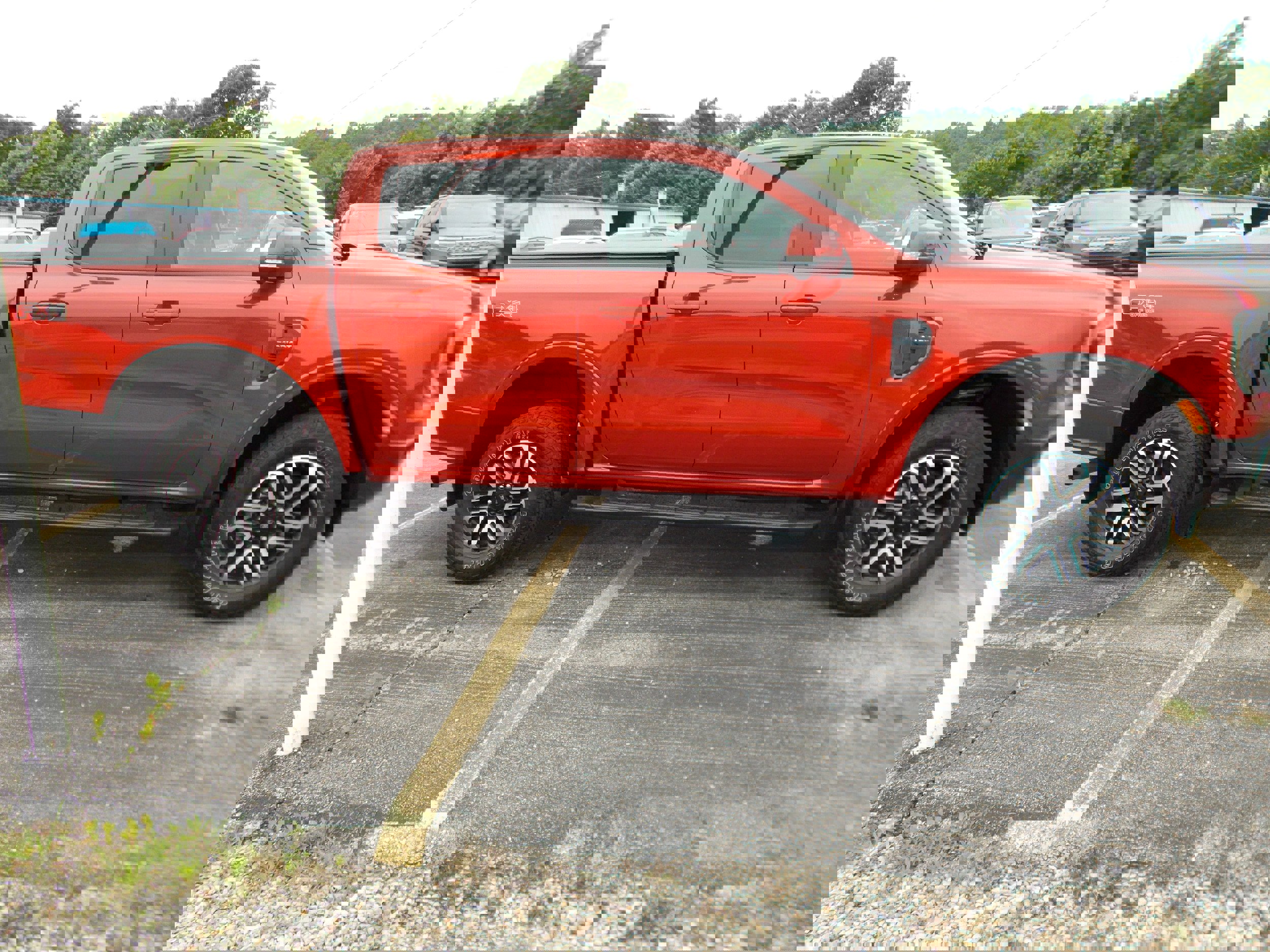 Used 2024 Ford Ranger Lariat w/ FX4 Off-Road Package image 2