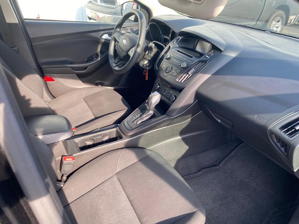 Used 2015 Ford Focus SE FWD image 15