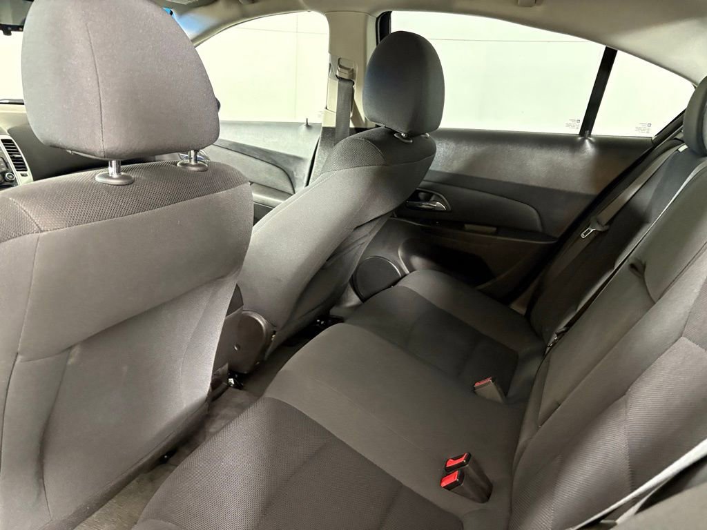 Used 2015 Chevrolet Cruze LT w/ Technology Package image 34