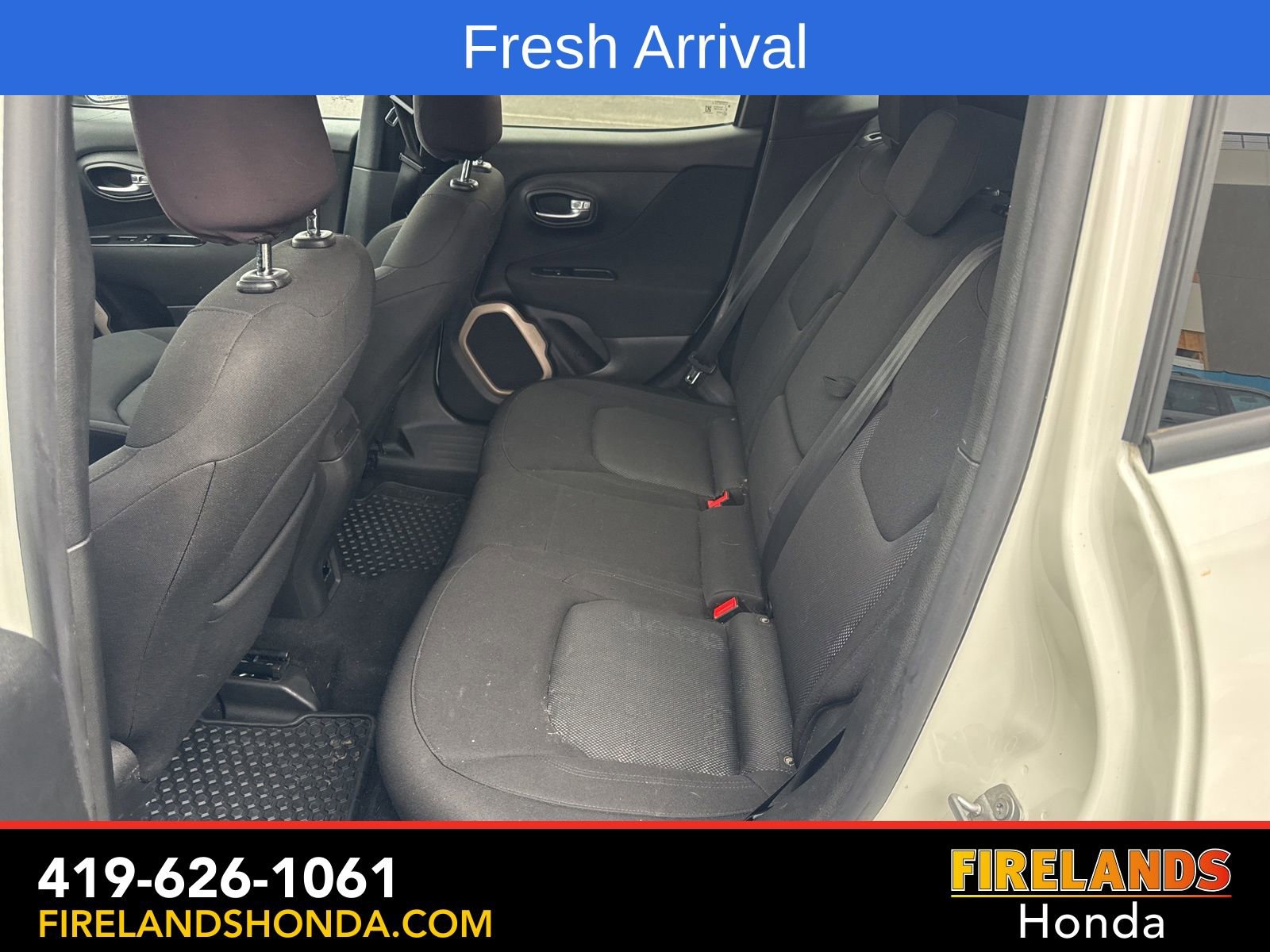 Used 2017 Jeep Renegade Latitude w/ Popular Equipment Group image 24