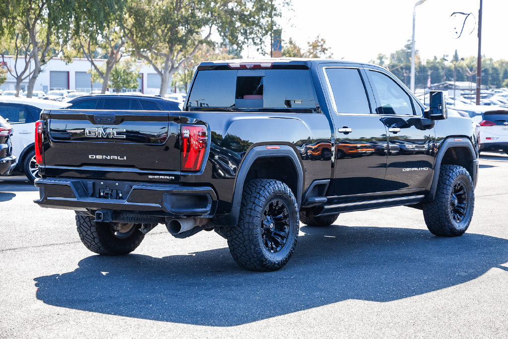Used 2024 GMC Sierra 2500 Denali Ultimate AWD/4WD image 16