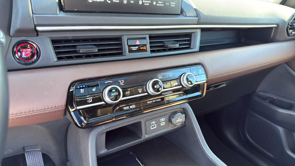 Used 2024 Honda Pilot Elite image 32