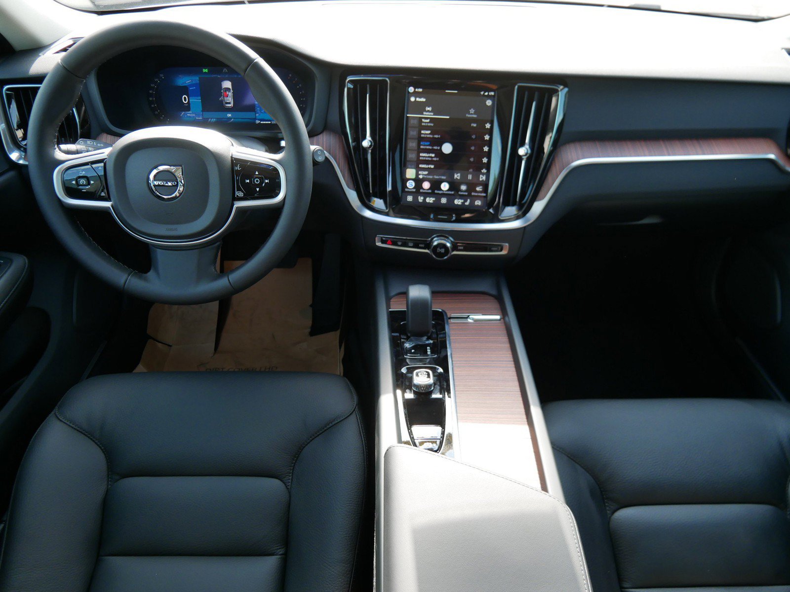 New 2026 Volvo V60 B5 Cross Country Plus w/ Climate Package AWD/4WD image 7
