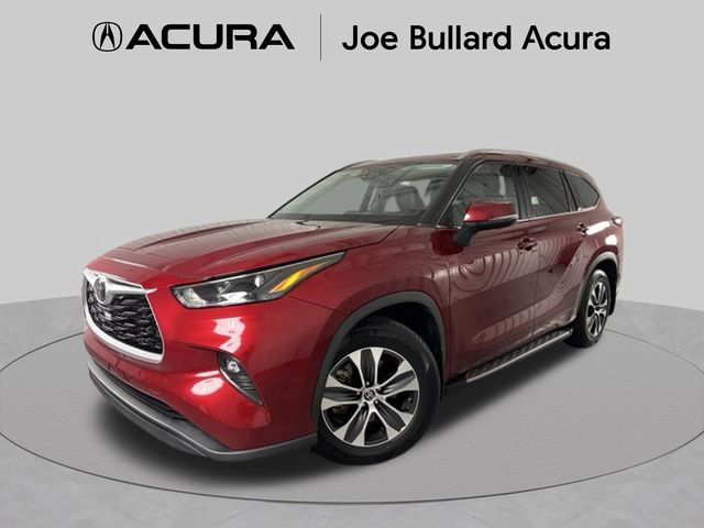 Used 2022 Toyota Highlander XLE FWD image 1