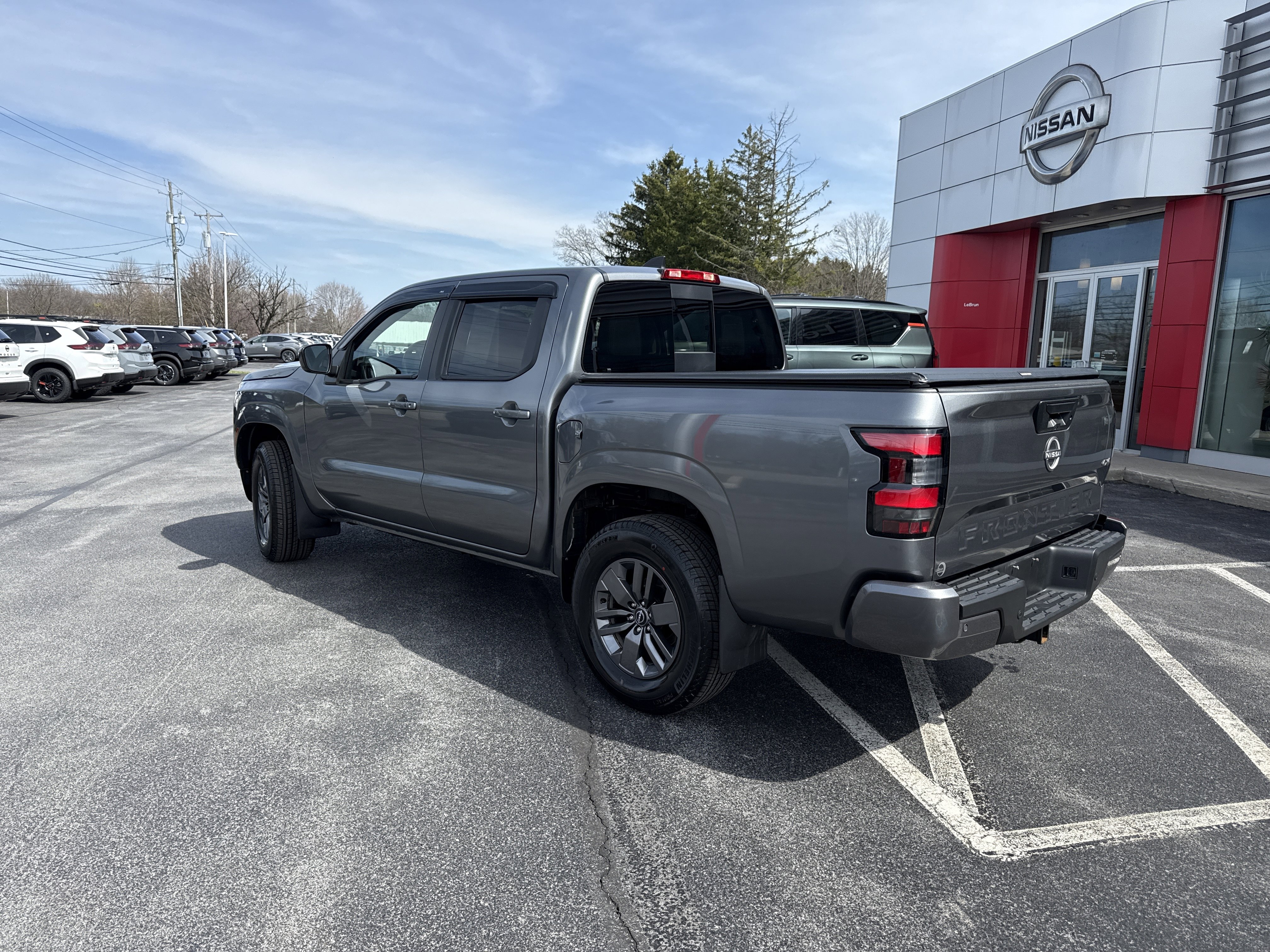 Used 2025 Nissan Frontier SV w/ SV Convenience Package image 8