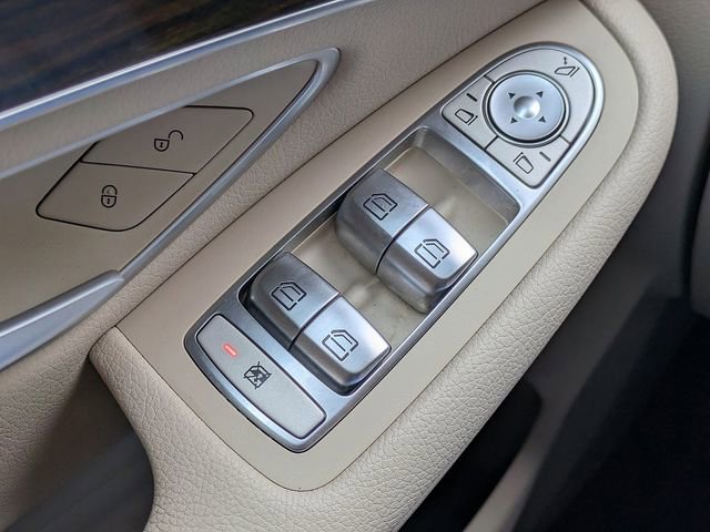 Used 2020 Mercedes-Benz GLC 300 image 23