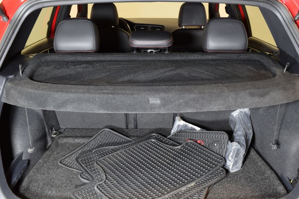 Used 2020 Volkswagen GTI SE FWD image 29