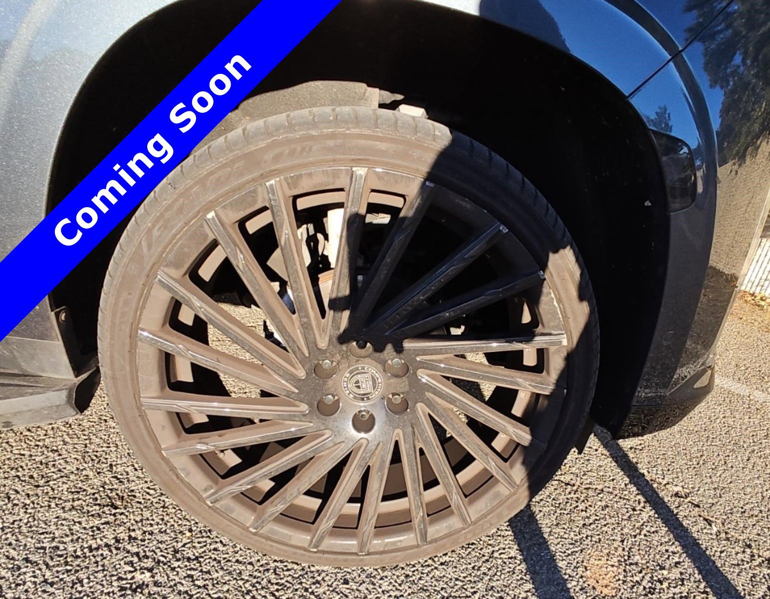 Used 2021 Cadillac Escalade Premium Luxury image 21