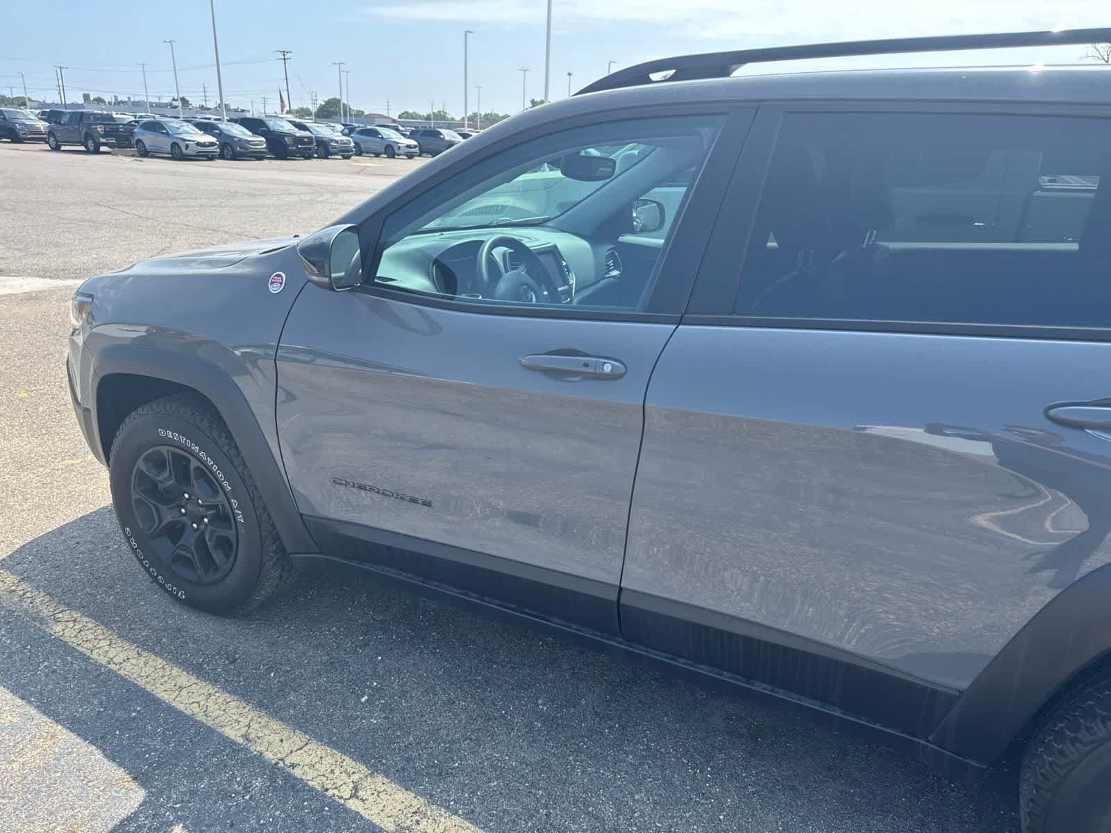 Used 2022 Jeep Cherokee Trailhawk w/ Sound & Nav Group AWD/4WD image 14