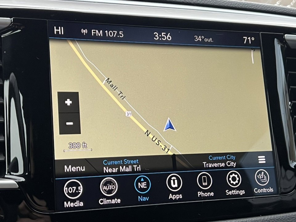 Used 2020 Chrysler Pacifica Touring-L Plus image 25