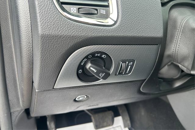 Used 2019 Dodge Durango R/T w/ Technology Group AWD/4WD image 18