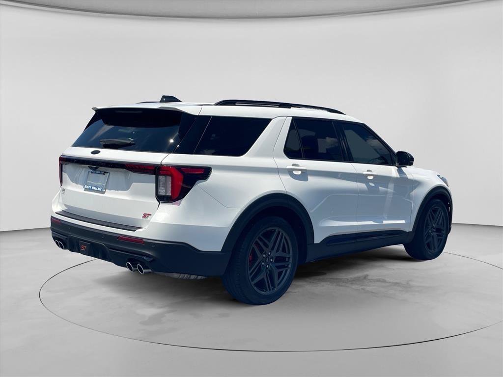 Used 2025 Ford Explorer ST AWD/4WD image 7
