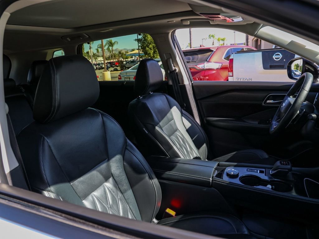 Used 2026 Nissan Rogue Platinum w/ Platinum Premium Package image 21
