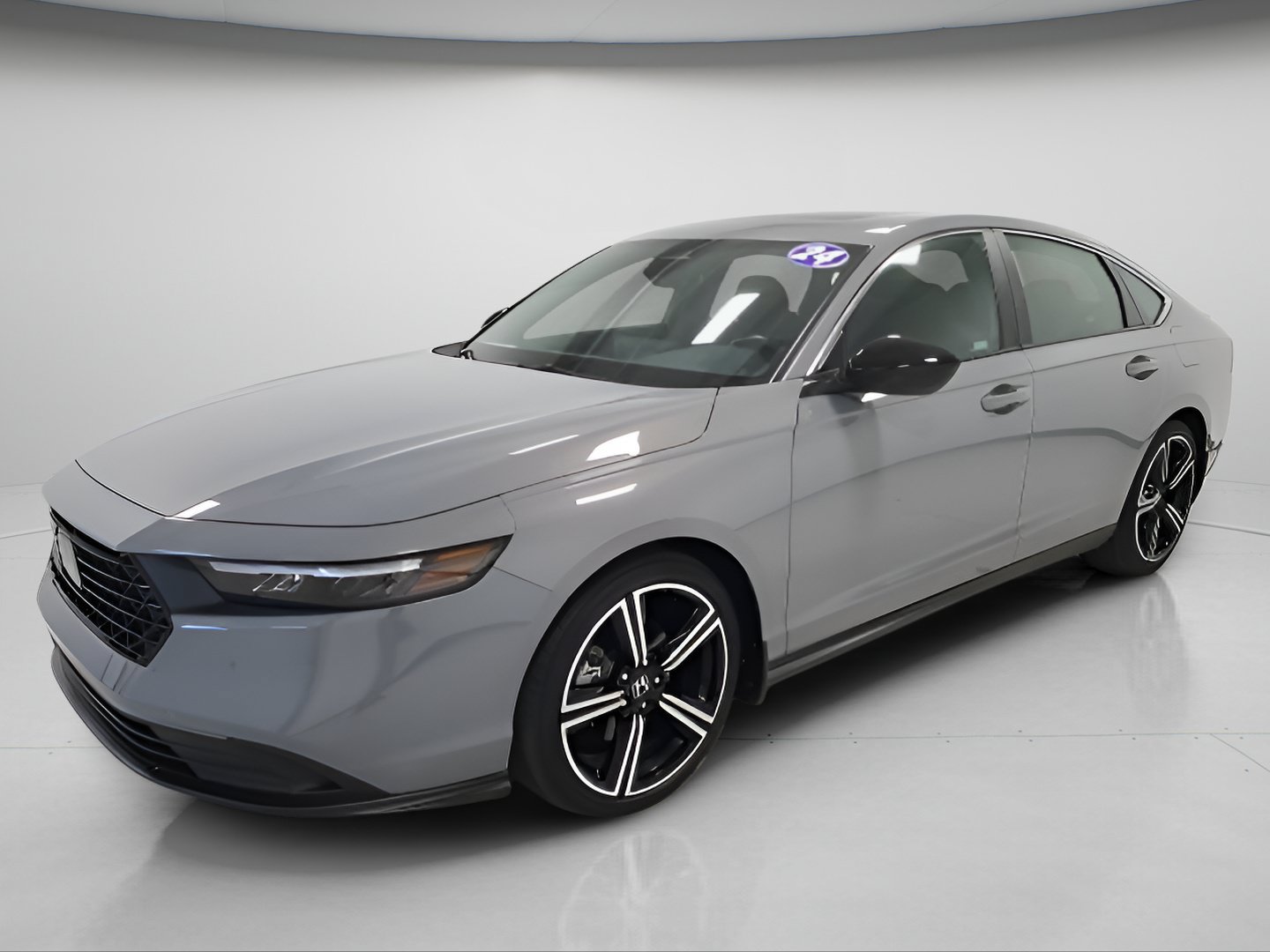 Used 2024 Honda Accord Sport image 3
