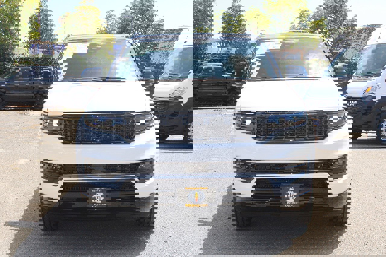 New 2025 Jeep Grand Wagoneer Series III w/ Rear Seat Video Group 1 image 2