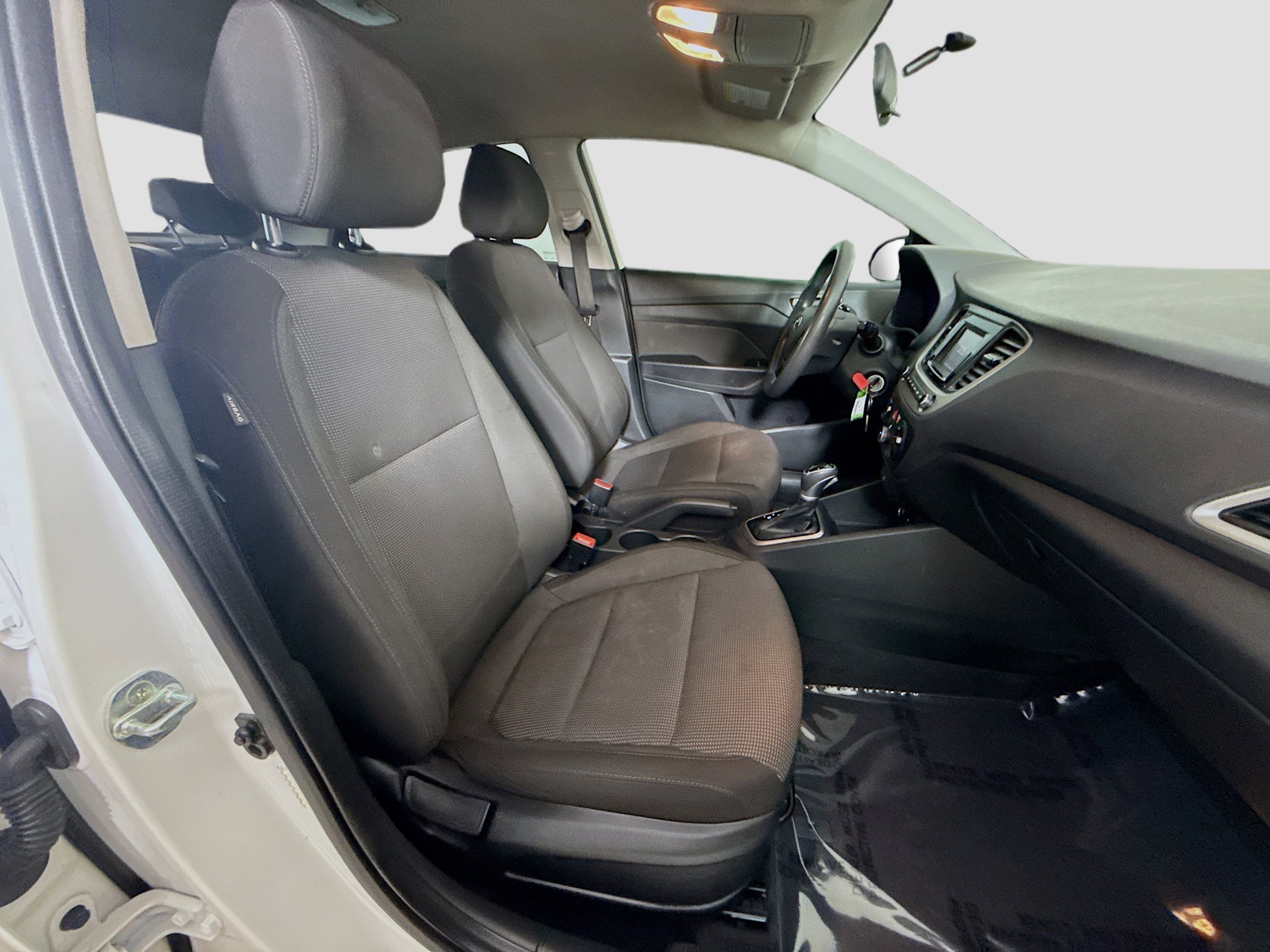Used 2020 Hyundai Accent SE FWD image 28