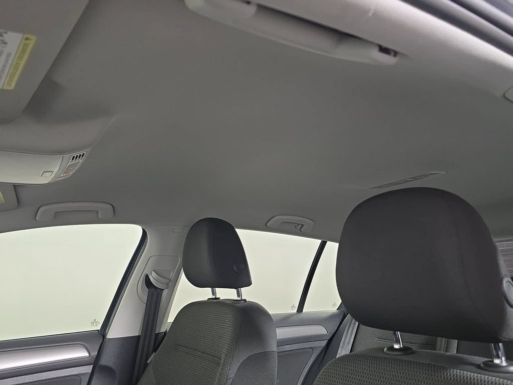 Used 2016 Volkswagen Golf S FWD image 26