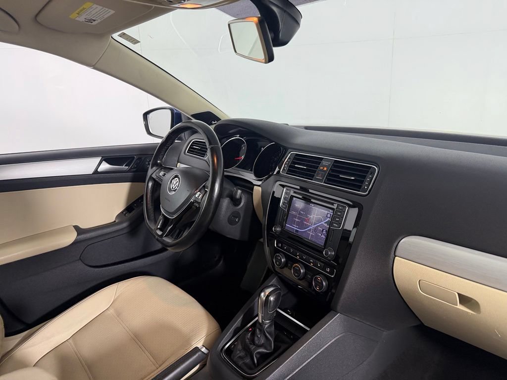 Used 2018 Volkswagen Jetta SEL FWD image 29
