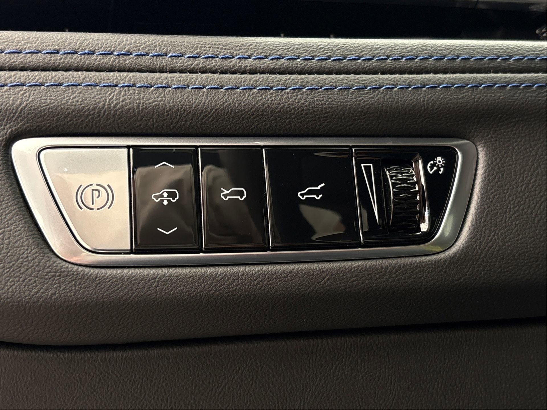 New 2025 Cadillac Escalade IQ Sport 1 w/ Smart Trailering package image 20