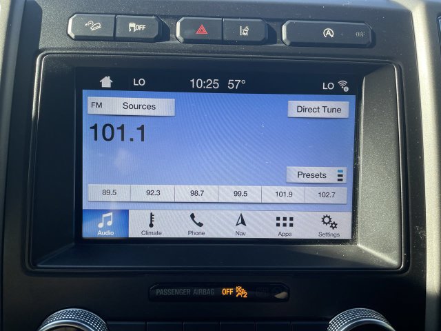 Used 2018 Ford Expedition XLT w/ Equipment Group 202A AWD/4WD image 16