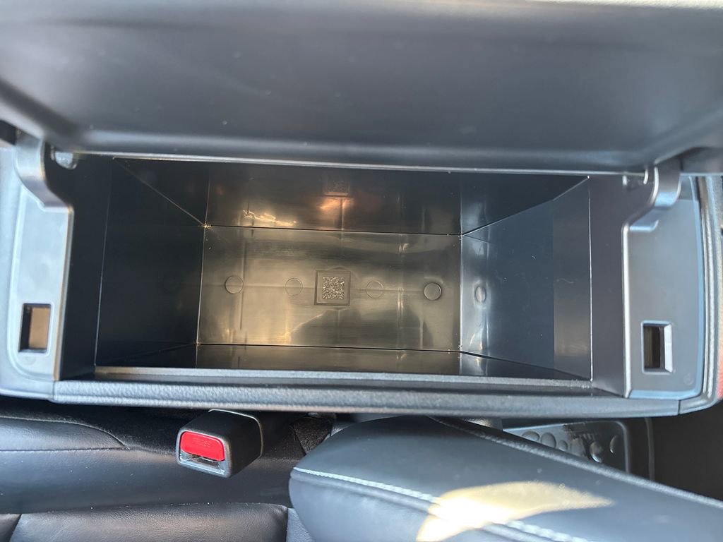 Used 2020 Toyota Prius Prime XLE image 25