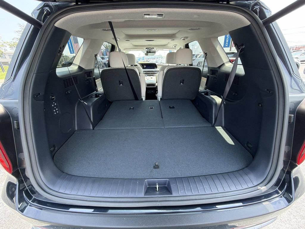 Used 2023 Hyundai Palisade Limited FWD image 12