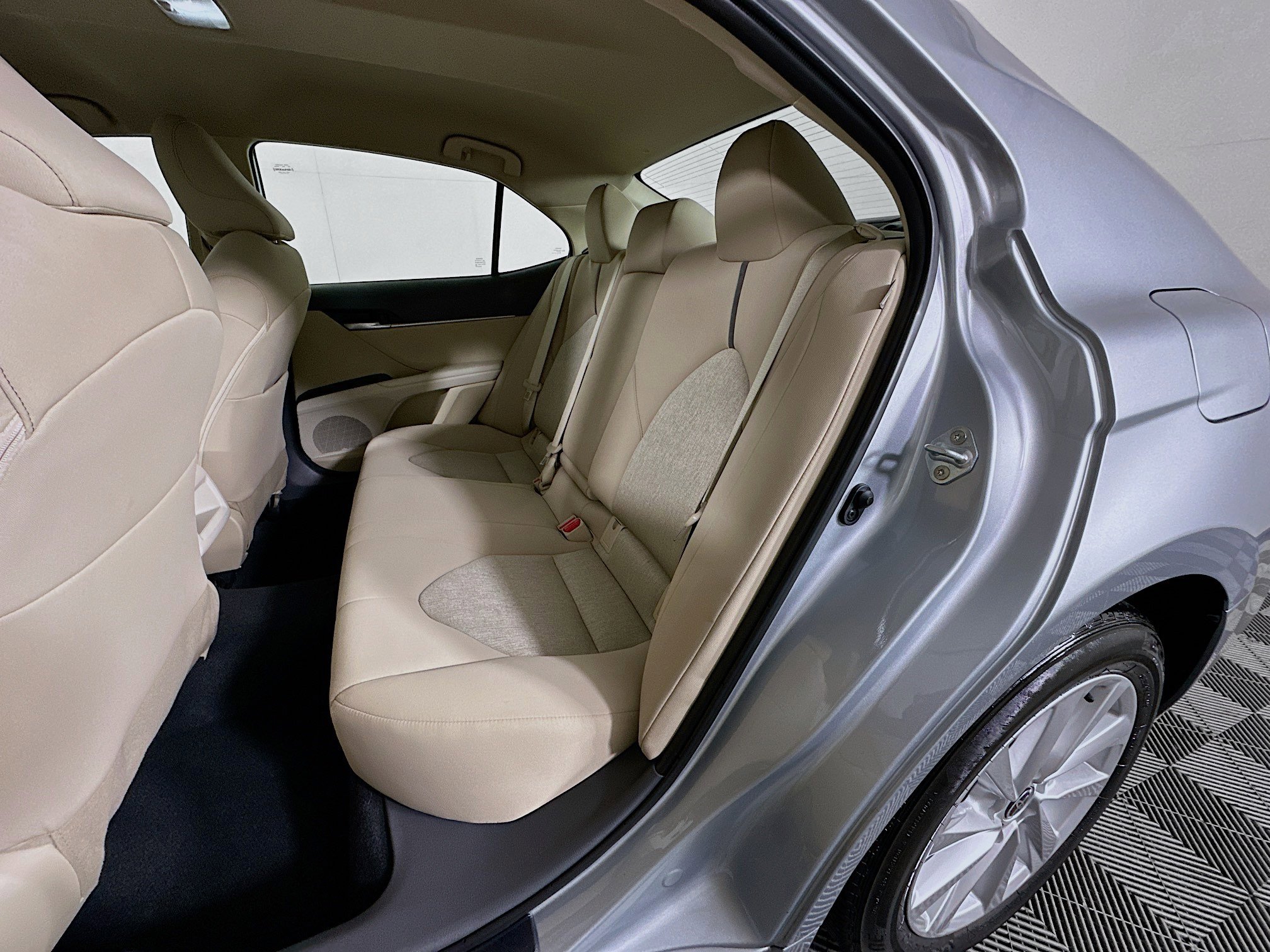 Used 2023 Toyota Camry LE image 24