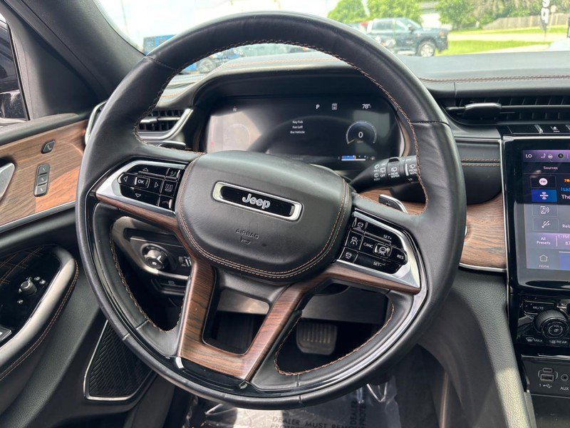 Used 2023 Jeep Grand Cherokee L Summit w/ High Altitude Package AWD/4WD image 15