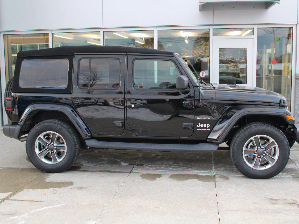 Used 2018 Jeep Wrangler Unlimited Sahara image 8