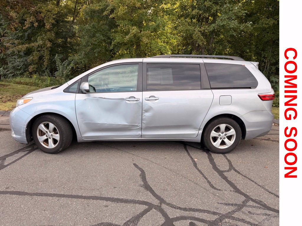 Used 2016 Toyota Sienna LE FWD image 5