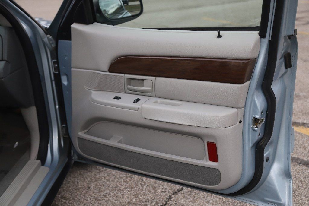 Used 2004 Mercury Grand Marquis GS image 28