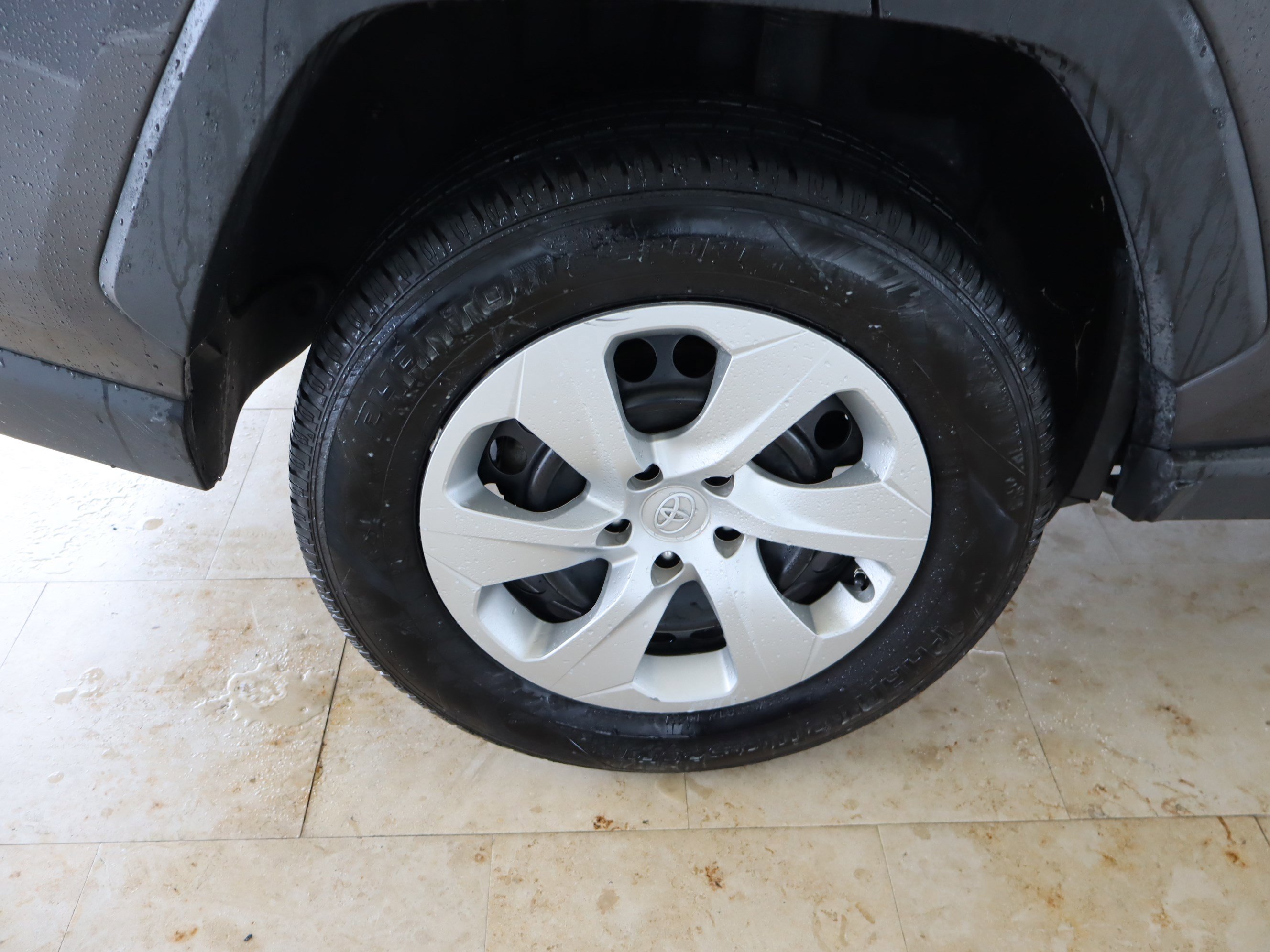 Used 2022 Toyota RAV4 LE image 38