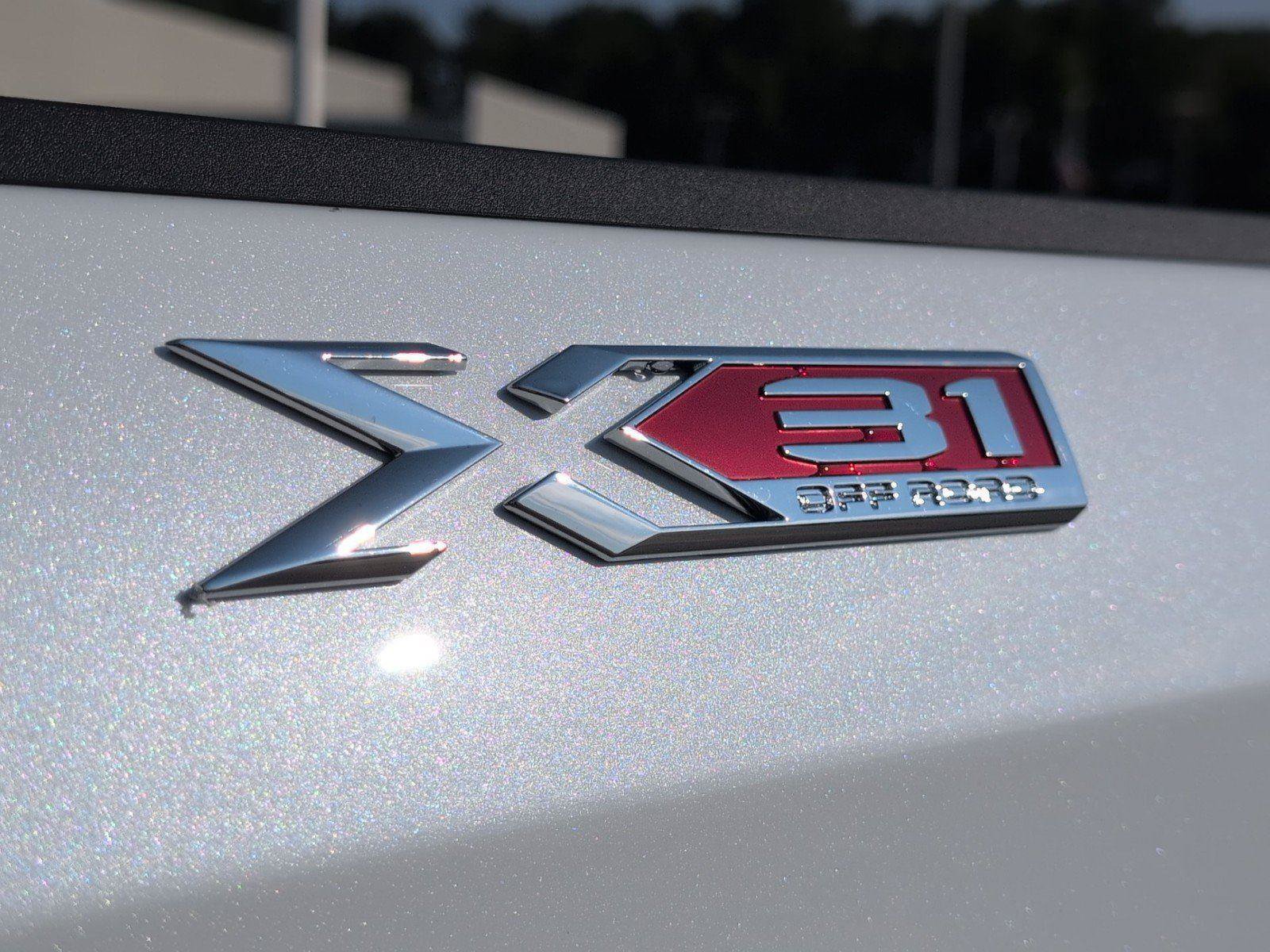 New 2026 GMC Sierra 1500 SLT w/ SLT Premium Plus Package AWD/4WD image 5